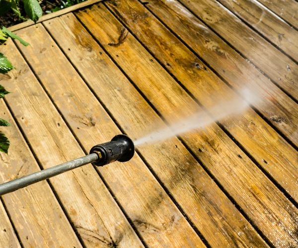 How can I prepare my home for a pressure cleaning service?